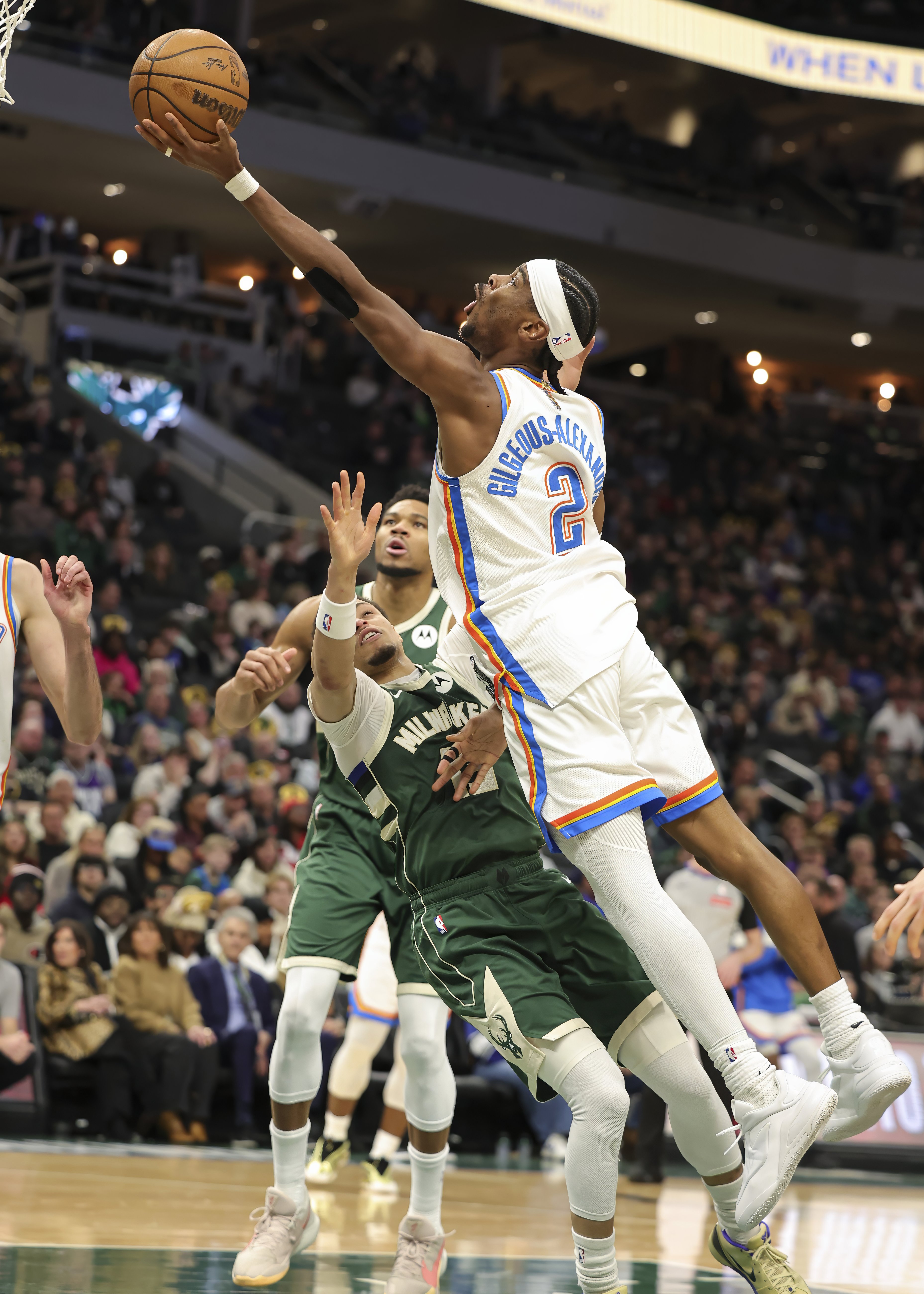 pg-犹他爵士围绕CBA常规赛回应争议密尔沃基雄鹿围绕NBA常规赛外线爆发，现场解说直呼：赛地聚焦——CBA常规赛清晨热度飙升的简单介绍